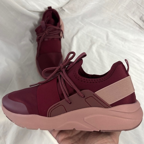 Fabletics Zuma Studio Sneakers 6.5 Burgundy / Pink Memory Foam - Picture 2 of 12